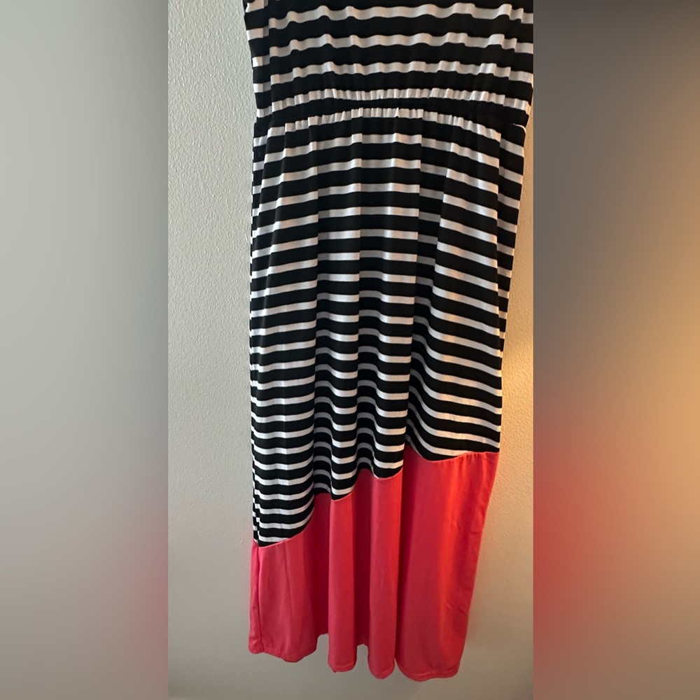 Striped Black and White Dress with Red Hem - Picture 4 of 8